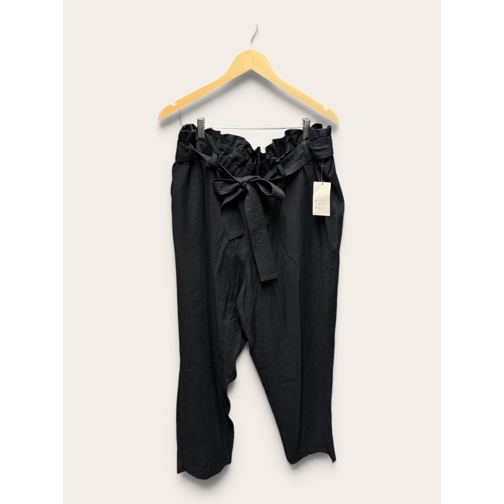 A New Day Womens XXL Black Paperbag Waist Tie Front Tapered Pants NWT